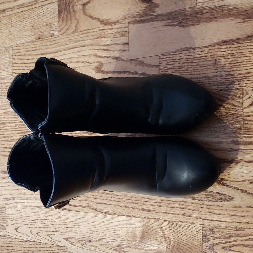 (6) Ardene Wedge Ankle Booties Classic Casual Minimalist Comfort Foam Fancy - Picture 3 of 11